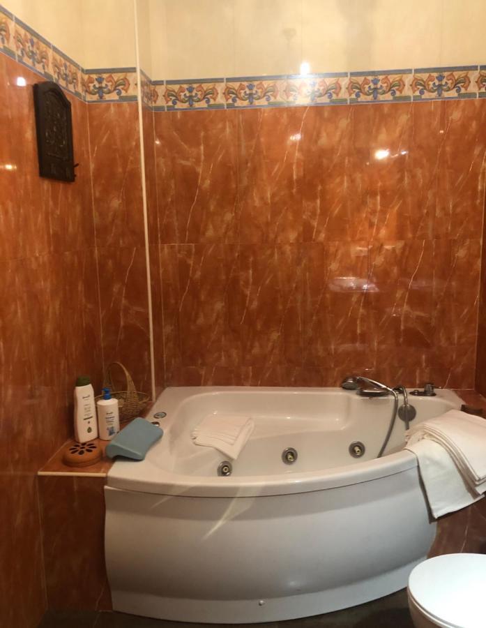 Apartamento En Pleno Centro De Marchena 3 Dormitorios 3 Banos Privados Ngoại thất bức ảnh